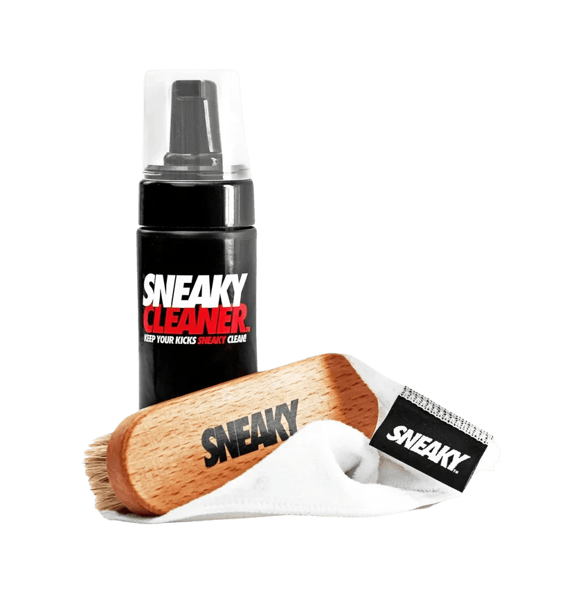 Keeping Your Trainers Pristine: How to Use Sneaky Trainer Foam Cleaner and Other Sneaky Products - OFFseason 衣服