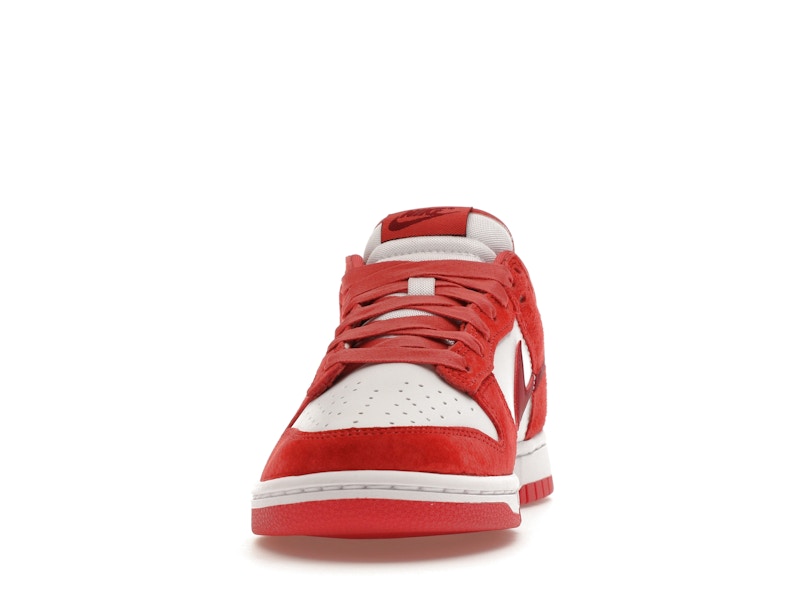 Nike Dunk Low Valentine's Day (2024) (Women's)