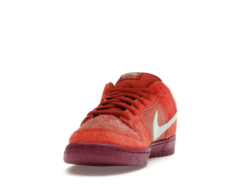 Nike SB Dunk Low Mystic Red Rosewood