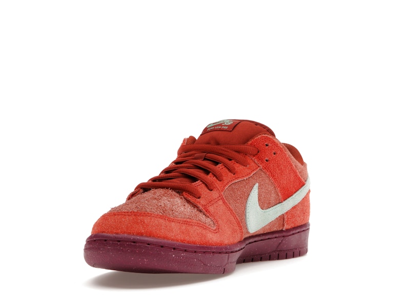 Nike SB Dunk Low Mystic Red Rosewood