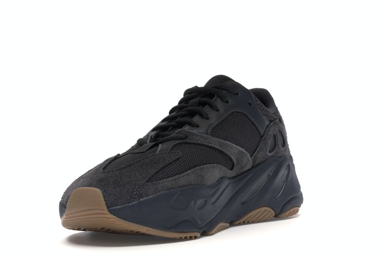 Yeezy black utility fashion 700