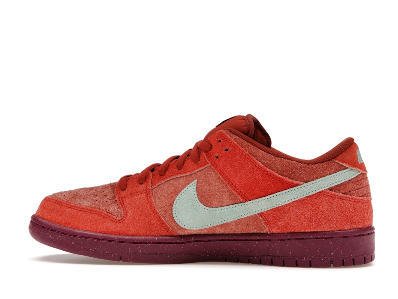 Nike SB Dunk Low Mystic Red Rosewood