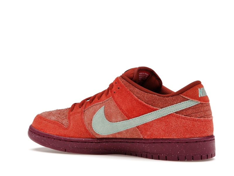 Nike SB Dunk Low Mystic Red Rosewood