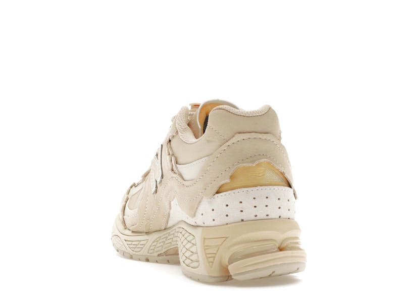 New Balance 2002R Protection Pack Sandstone