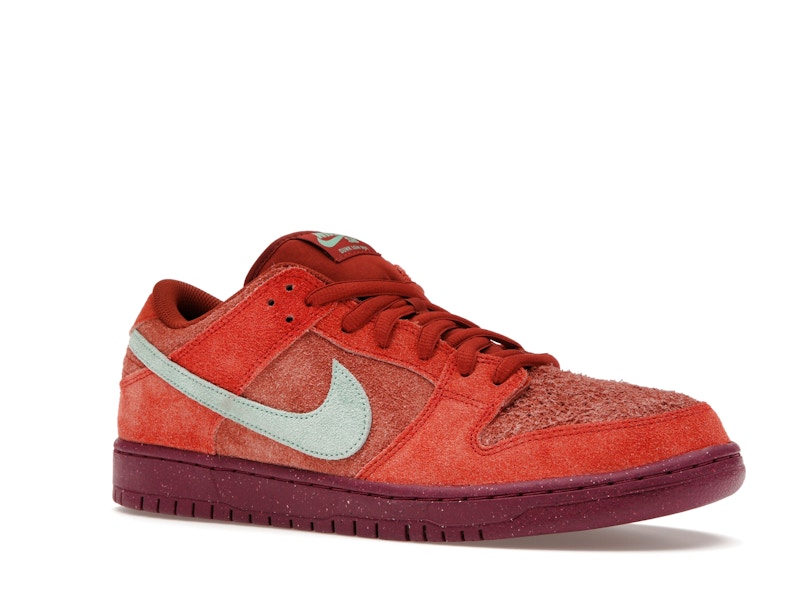 Nike SB Dunk Low Mystic Red Rosewood