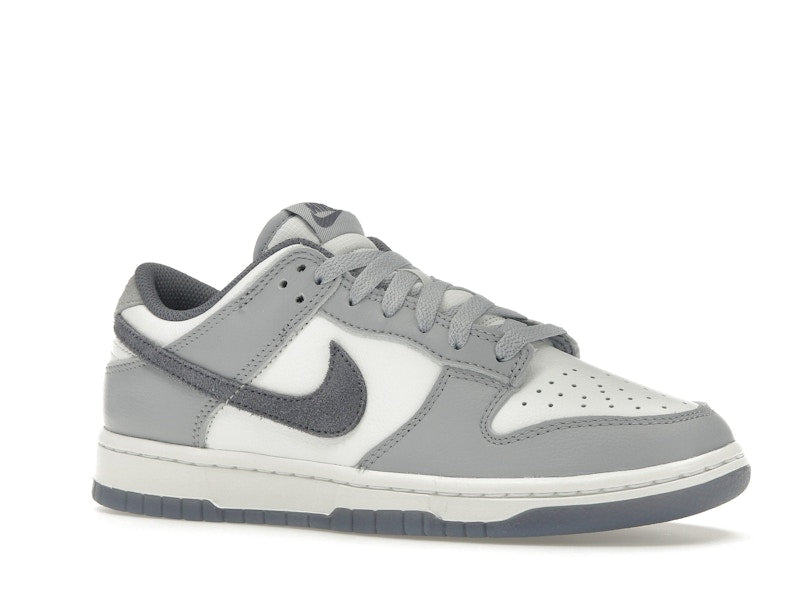 Nike Dunk Low SE Light Carbon