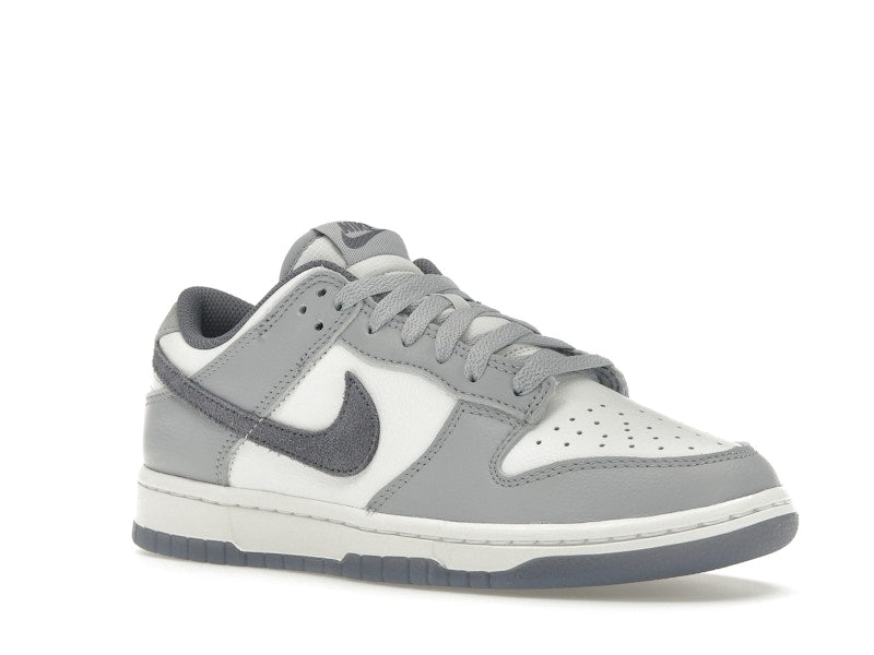 Nike Dunk Low SE Light Carbon