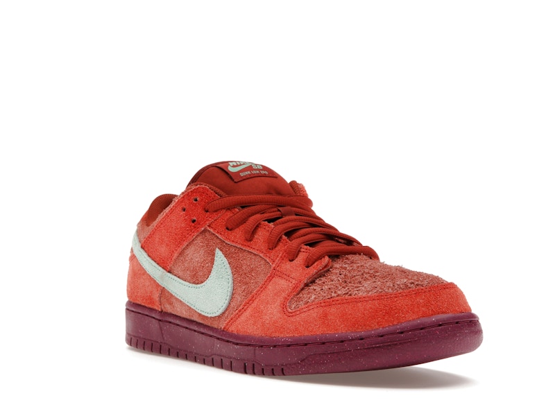 Nike SB Dunk Low Mystic Red Rosewood