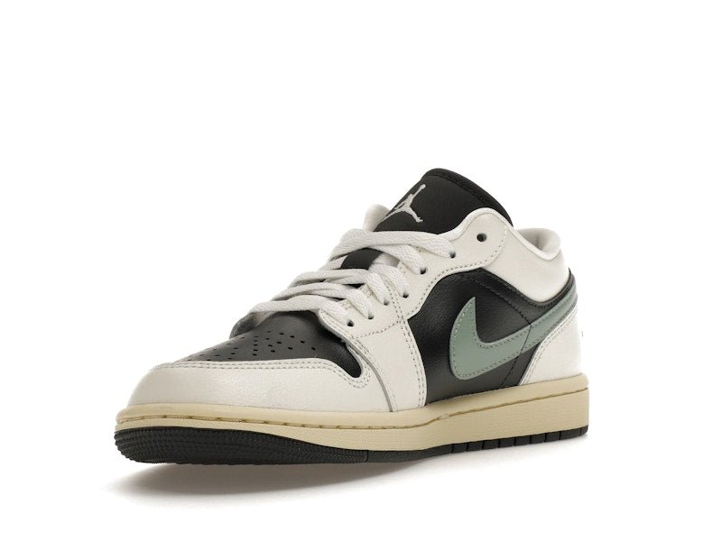 Jordan 1 Low Jade Smoke (Women's) - Jordan - OFFseason 衣服 - DC0774 - 001